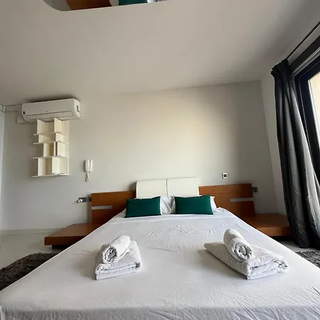 Sea Views Apartment