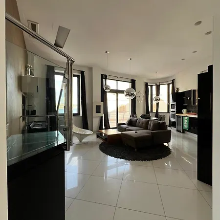 Sea Views Apartment